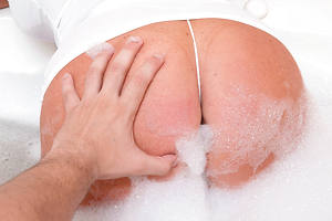 Mature milf in wet white tank blowjob tease with tits out and pussy out in tub